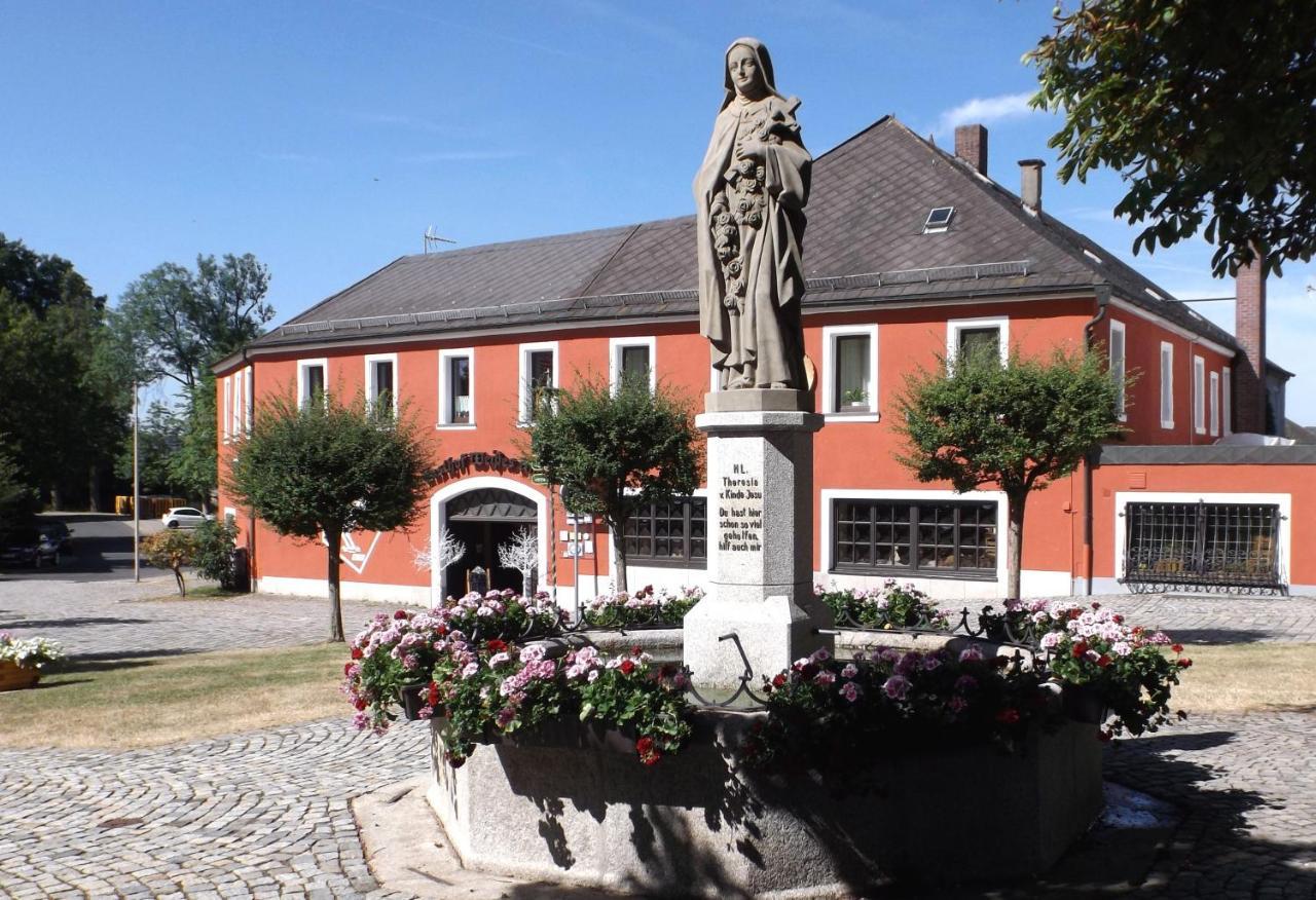 Hotel Weisses Ross Konnersreuth Εξωτερικό φωτογραφία