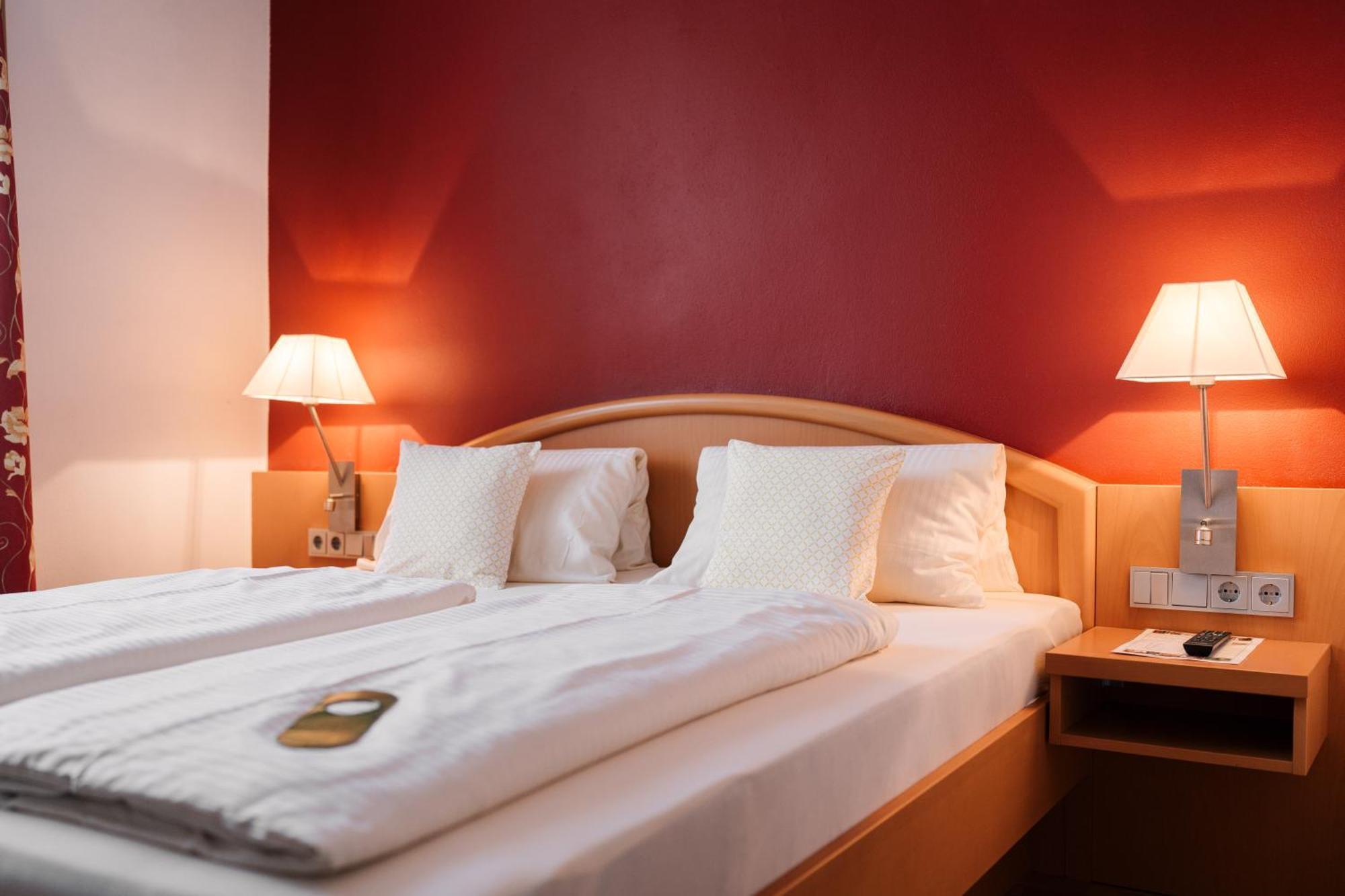 Hotel Weisses Ross Konnersreuth Εξωτερικό φωτογραφία